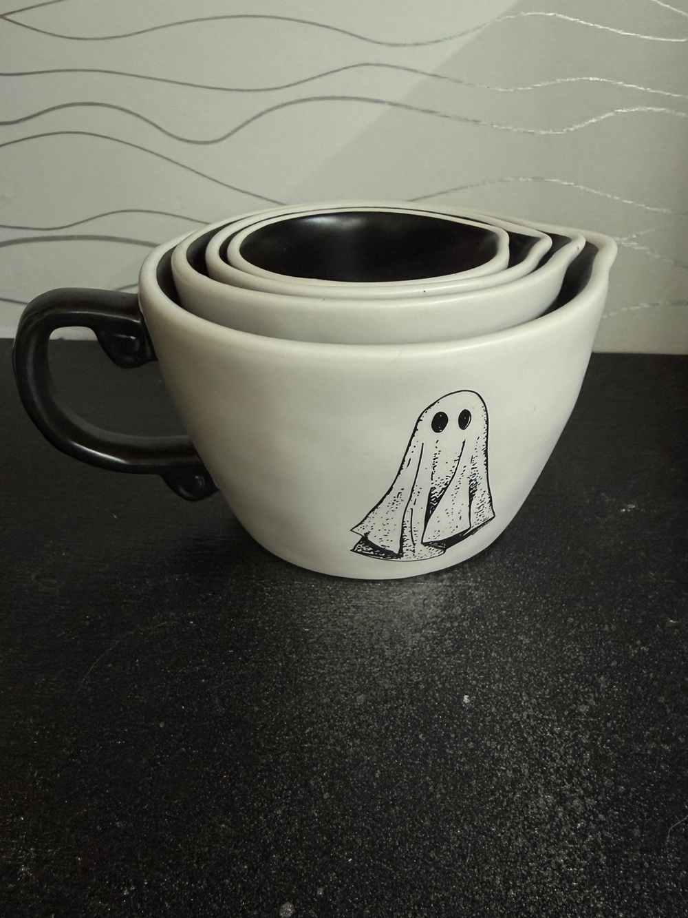 New! Rae Dunn Measuring cups